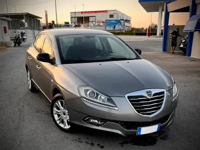 Usata Lancia Delta 90 CV (66 kW) 2013 Utilitaria
