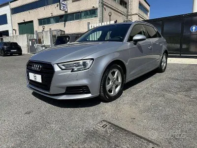 Usata Audi A3 Design 116 CV (85 kW) 2018 Grigio Berlina