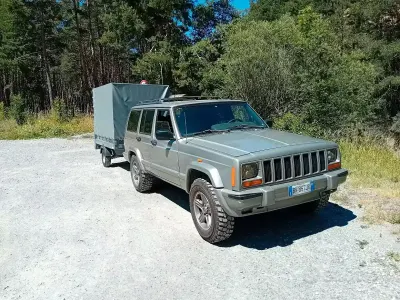 Usata Jeep Cherokee 116 CV (85 kW) 2000 Grigio SUV