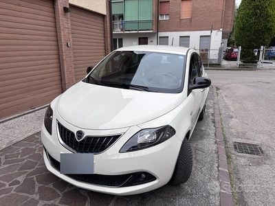 Usata Lancia Ypsilon 69 CV (50 kW) 2021 Bianco Utilitaria