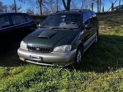Usata Kia Carnival 126 CV (92 kW) 2001 Verde Monovolume