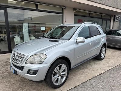 Usata Mercedes ML280 190 CV (139 kW) 2009 Grigio SUV
