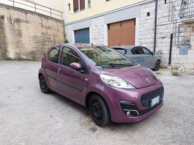 Usata Peugeot 107 68 CV (50 kW) 2013 Utilitaria