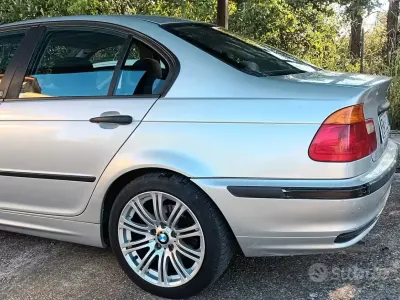 Begagnad BMW 318 2000 Grå Sedan