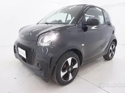 Usata Smart ForTwo Coupé Passion 41 kW (56 CV) 2021 Nero Utilitaria