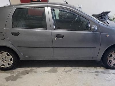 Usata Fiat Punto Dynamic 80 CV (58 kW) 2005 Utilitaria