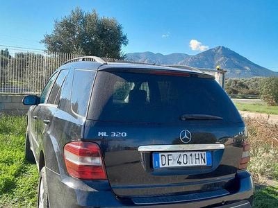 Begagnad Mercedes ML320 224 HK (164 kW) 2007 Svart SUV