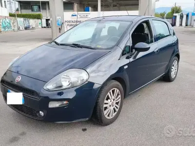 Usata Fiat Punto 75 CV (55 kW) 2015 Bluazzurro Utilitaria