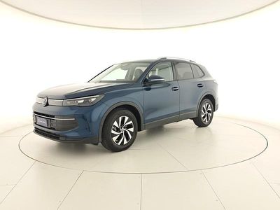 Nuova VW Tiguan R-line Plus 150 CV (110 kW) 2025 Nightshade blue metallizzato SUV