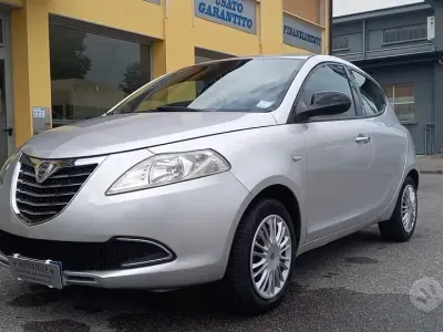 Usata Lancia Ypsilon 70 CV (51 kW) 2014 Grigio Utilitaria