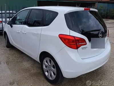 Usata Opel Meriva 95 CV (69 kW) 2013 Bianco Monovolume