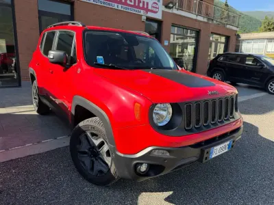 Usata Jeep Renegade Trailhawk 170 CV (125 kW) 2017 Rosso SUV