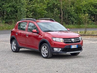 Usata Dacia Sandero Prestige 90 CV (66 kW) 2013 Rosso Berlina