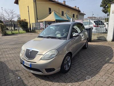 Usata Lancia Ypsilon 77 CV (56 kW) 2009 Grigio Utilitaria