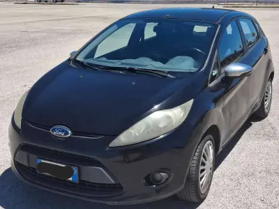 Usata Ford Fiesta 68 CV (50 kW) 2011 Nero Berlina