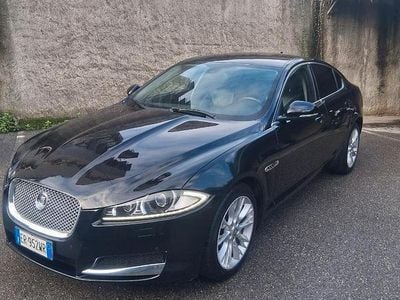 Nero Usata 2014 Jaguar XF | 400 €