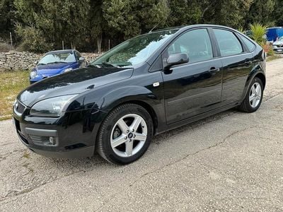 Begagnad Ford Focus 90 HK (66 kW) 2006 Svart Sedan