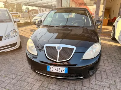 Usata Lancia Ypsilon 60 CV (44 kW) 2010 Nero Utilitaria