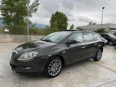 Gebraucht Lancia Delta Platinum 105 PS (77 kW) 2012 Grau Kleinwagen