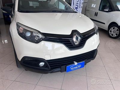 Occasion Renault Captur Iconic 90 ch (66 kW) 2016 Beige SUV