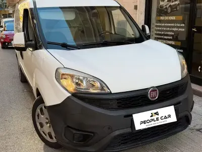 Usata Fiat Doblò 120 CV (88 kW) 2015 Bianco Monovolume