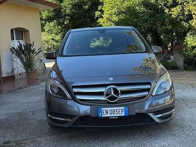 Usata Mercedes B180 Premium 2012 Grigio Monovolume