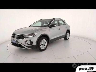 Usata VW T-Roc Life 150 CV (110 kW) 2023 Pyrit silver metallizzato nero SUV