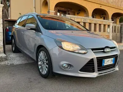 Usata Ford Focus Titanium 115 CV (84 kW) 2011 Grigio Station wagon