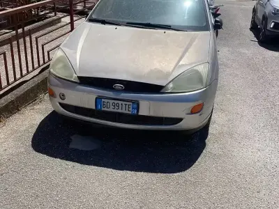 Usado Ford Focus 90 HP (66 kW) 1999 Cinzento Carrinha
