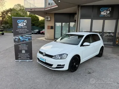 Second-hand VW Golf VII Comfortline 110 CP (80 kW) 2015 Alb Berlinǎ