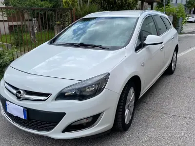 Käytetty Opel Astra 110 HP (80 kW) 2013 Valkoinen Farmari