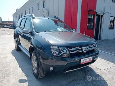 Usata Dacia Duster Lauréate 114 CV (83 kW) 2015 Grigio SUV