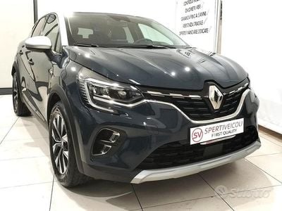 Usata Renault Captur Techno 100 CV (73 kW) 2023 Blu SUV