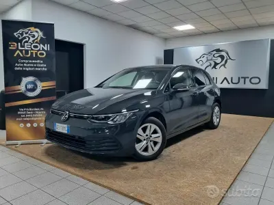 Second-hand VW Golf VII Life 116 CP (85 kW) 2021 Gri Hatchback