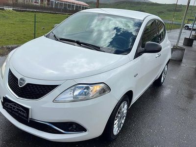 Usata Lancia Ypsilon Silver 95 CV (69 kW) 2017 Bianco Utilitaria