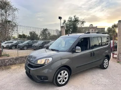 Usata Fiat Doblò Lounge 120 CV (88 kW) 2016 Grigio Monovolume