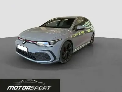 Usata VW Golf VIII GTI 245 CV (180 kW) 2023 Moonstone grey Berlina