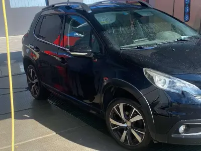 Usata Peugeot 2008 136 CV (100 kW) 2017 Nero SUV