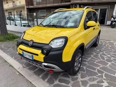 Begagnad Fiat Panda Cross Cross 85 HK (62 kW) 2020 Gul Halvkombi