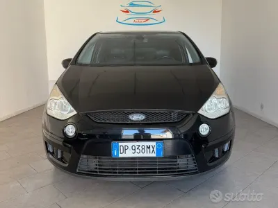 Usata Ford S-MAX Titanium 140 CV (102 kW) 2008 Nero Monovolume