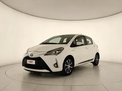 Usata Toyota Yaris Active 101 CV (74 kW) 2018 Bianco Utilitaria
