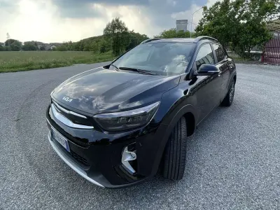 Second-hand Kia Stonic 101 CP (74 kW) 2025 Negru SUV