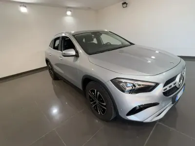 Usata Mercedes GLA180 Advanced 116 CV (85 kW) 2025 922argento hightech SUV