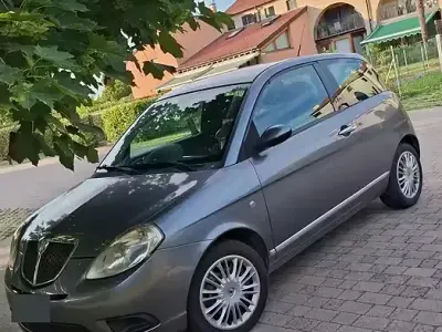Usata Lancia Ypsilon 60 CV (44 kW) 2007 Grigio Utilitaria