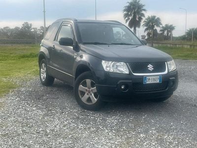 Second-hand Suzuki Grand Vitara 129 CP (94 kW) 2008 Negru SUV