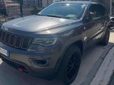 Usata Jeep Grand Cherokee Trailhawk 250 CV (183 kW) 2018 Grigio SUV