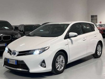 usata Toyota Auris Hybrid 