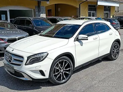 Usata Mercedes GLA200 136 CV (100 kW) 2014 Bianco SUV