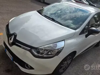 Second-hand Renault Clio IV 90 CP (66 kW) 2013 Alb Berlinǎ