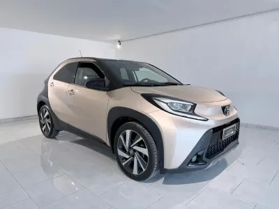Second-hand Toyota Aygo X 72 CP (52 kW) 2023 Auriu SUV
